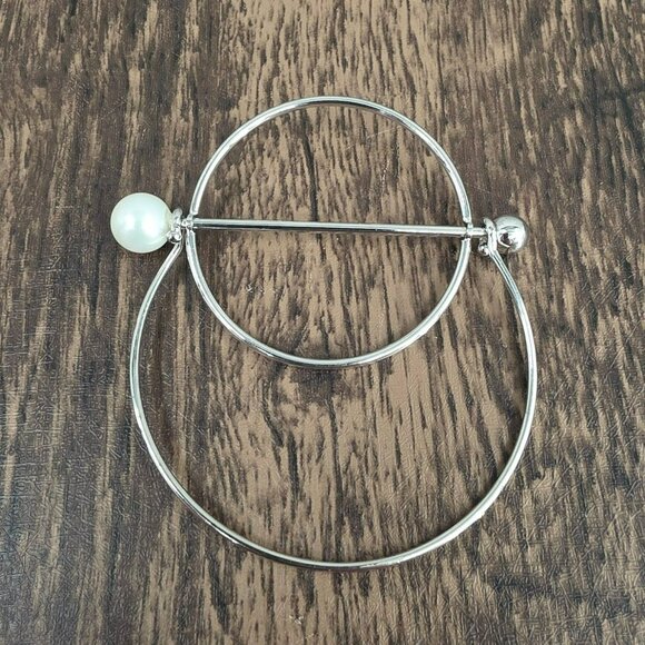 Bangle Bracelet Silver Pearl Round Small Hook Close Classic Gift Casual Bridal - Picture 6 of 6